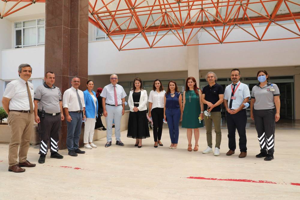 Prof. Dr. Tuncel, Balcalı Hastanesi Araştırma Görevlisi Doktorlarıyla Bir Araya Geldi