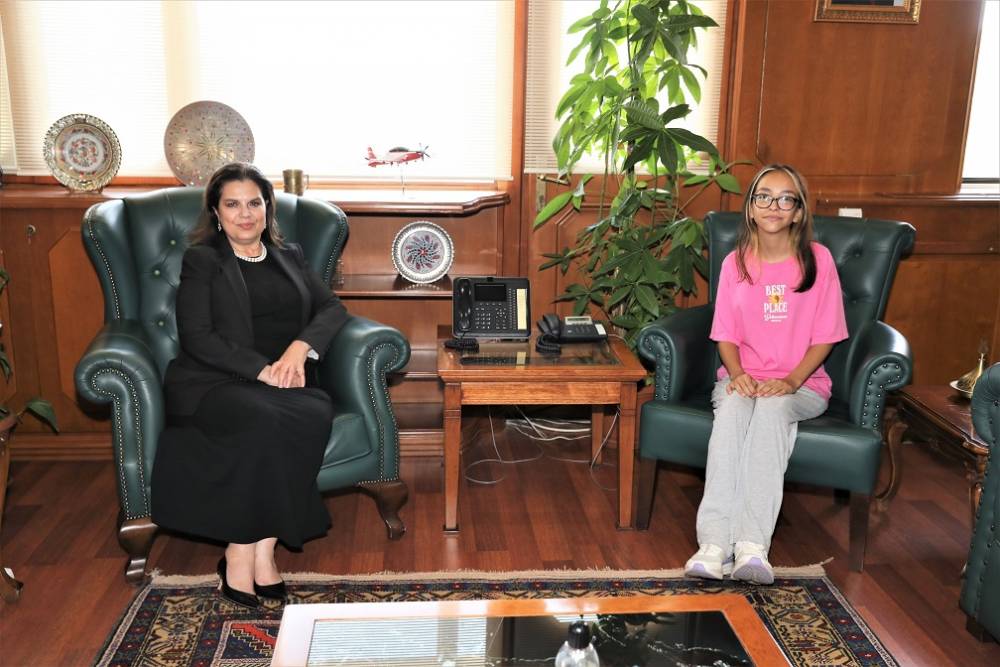 Protezine Kavuşan Yağmur, Rektör Prof. Dr. Tuncel’i Ziyaret Etti