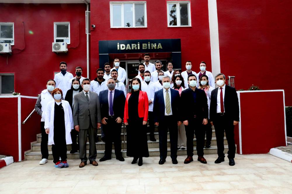 Rektör Prof. Dr. Tuncel, Veteriner Fakültesi Öğrencilerini Ziyaret Etti