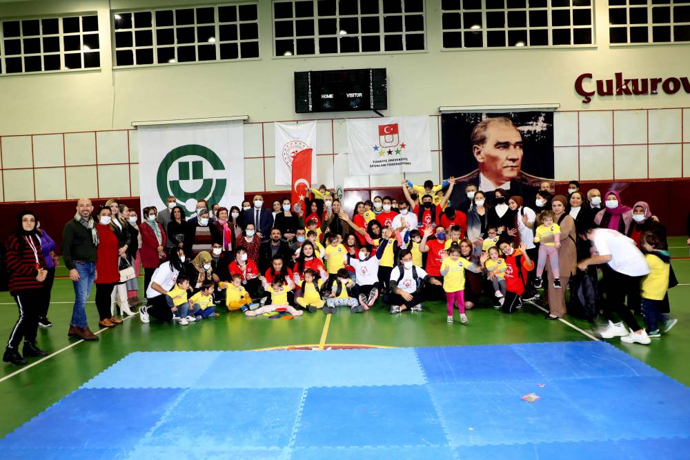 Rektör Prof. Dr. Tuncel Özel Gereksinimli Çocuklarla Dans Edip, Spor Materyalleri Hediye Etti