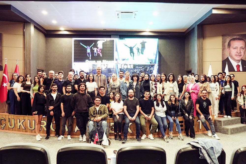 ÇÜ Grafik Bölümü Öğrencilerine Görsel Efekt Teknolojileri Konferansı 