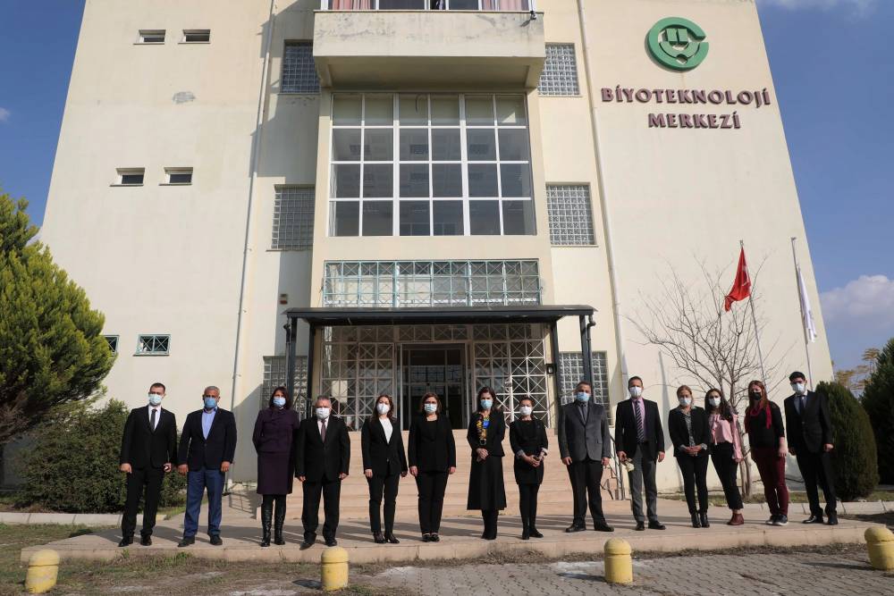 Rektör Prof. Dr. Tuncel, Biyoteknoloji Araştırma ve Uygulama Merkezi’ni Ziyaret Etti