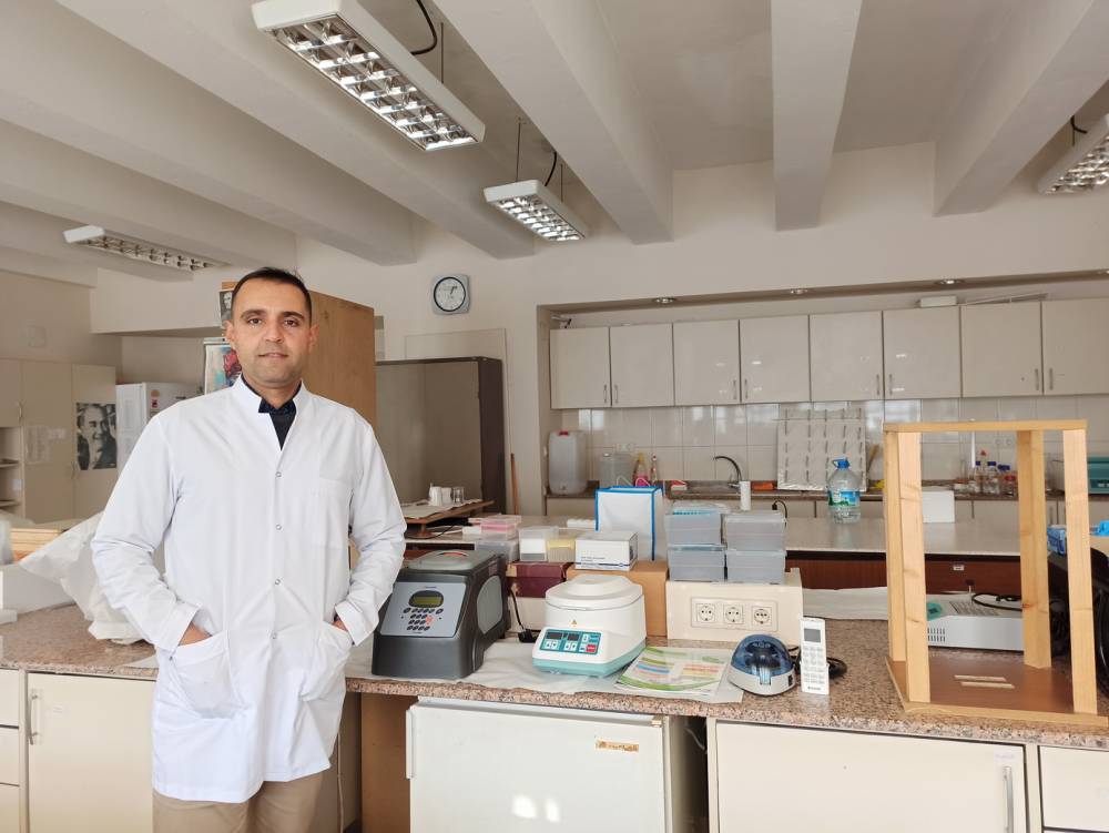 ÇÜ Bilim İnsanların Korona Virüse Karşı İlaç Tarama Çalışması İngiltere Merkezli Bilimsel Dergide Yayınlandı