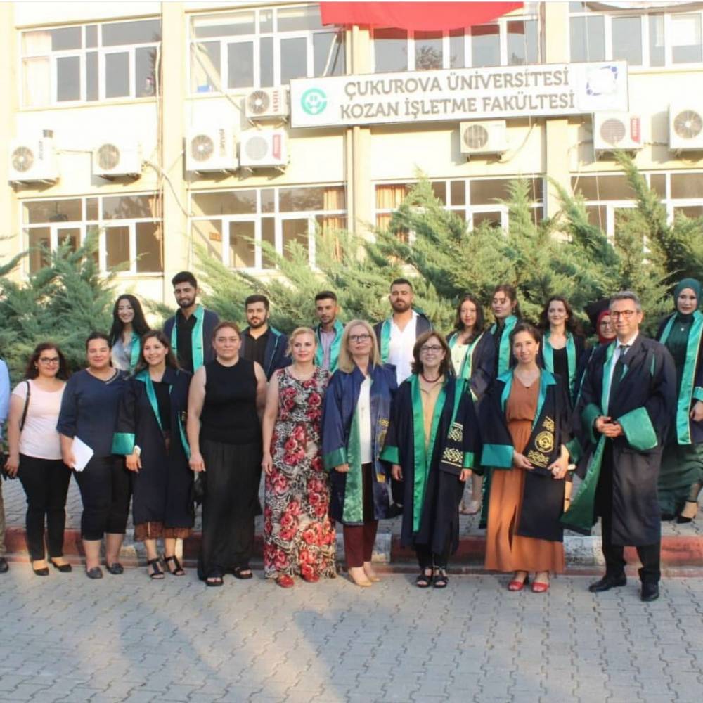 Kozan İşletme Fakültesi Yeni Mezunlarını Uğurladı