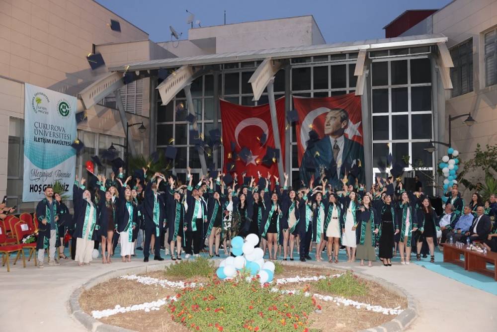 Çukurova Üniversitesi İletişim Fakültesinde Mezuniyet Töreni Düzenlendi