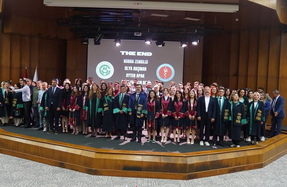 Çukurova Üniversitesi Ceyhan Veteriner Fakültesi 2025-2026 Akademik Yılı Mezunlarını Uğurladı