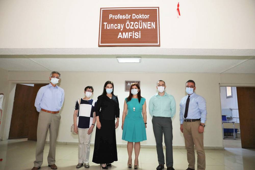 Prof. Dr. Tuncay Özgünen’in Adı, Görev Yaptığı Çukurova Üniversitesi Tıp Fakültesinde Bulunan 4 Nolu Amfiye Verildi
