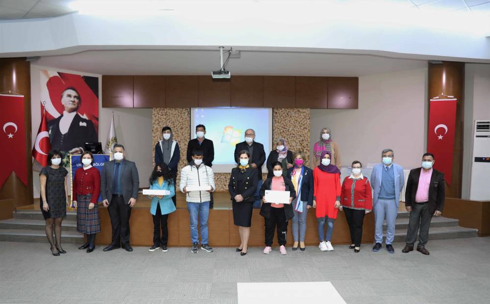 Güney Rotary Kulübü, Çukurova Üniversiteli Görme Engelli Öğrencilere Akıllı Baston Hediye Etti