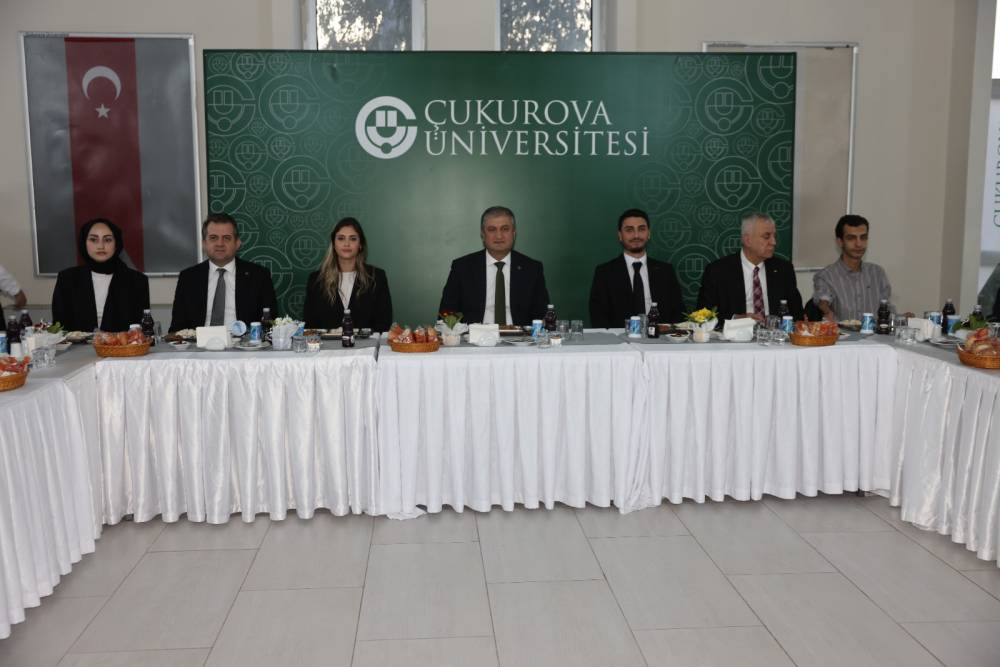 Çukurova Üniversitesi Yemekhanesinde İftar Coşkusu