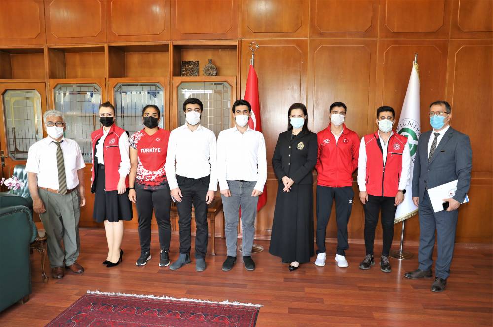Rektör Prof. Dr. Tuncel, Gençlerin Bayramını Kutladı