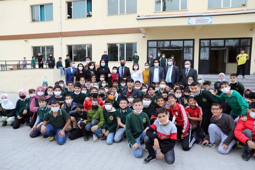 Rektör Prof. Dr. Tuncel Özel Eğitim Öğrenci ve Öğretmenlerini Ziyaret Etti