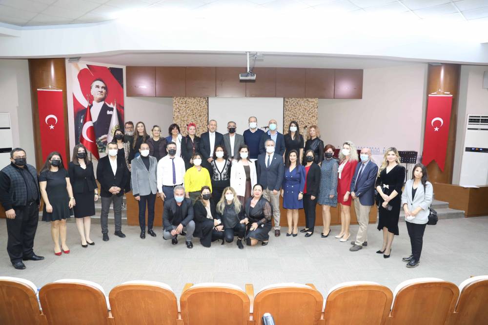 Öğretmenler Günü Kutlamasında Dekan Saz Çaldı, Akademisyenler ve Rektör Türkü Söyledi
