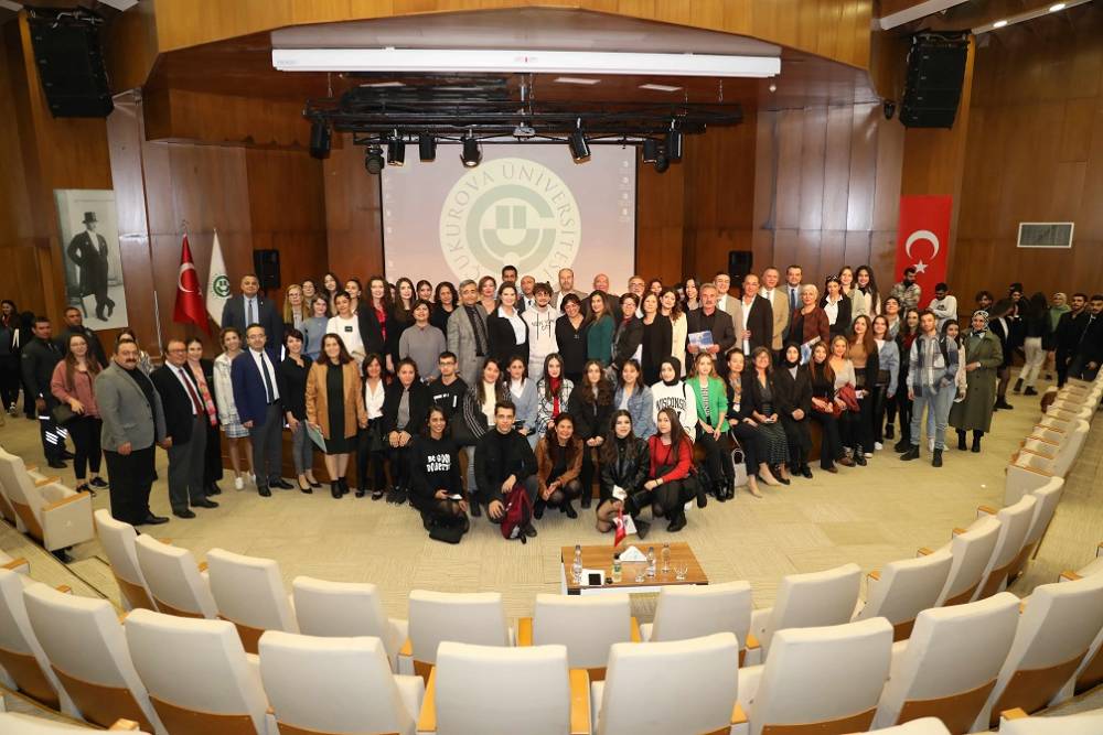 Çukurova Üniversitesinde Öğretmenler Günü Coşkuyla Kutlandı